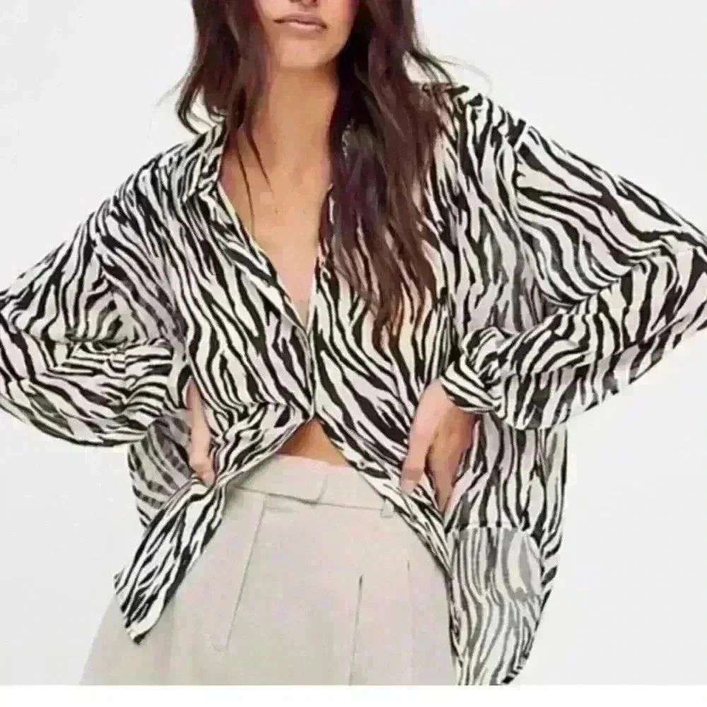 Free people Ciara zebra button down shirt blouse sz XS EXTRA SMALL